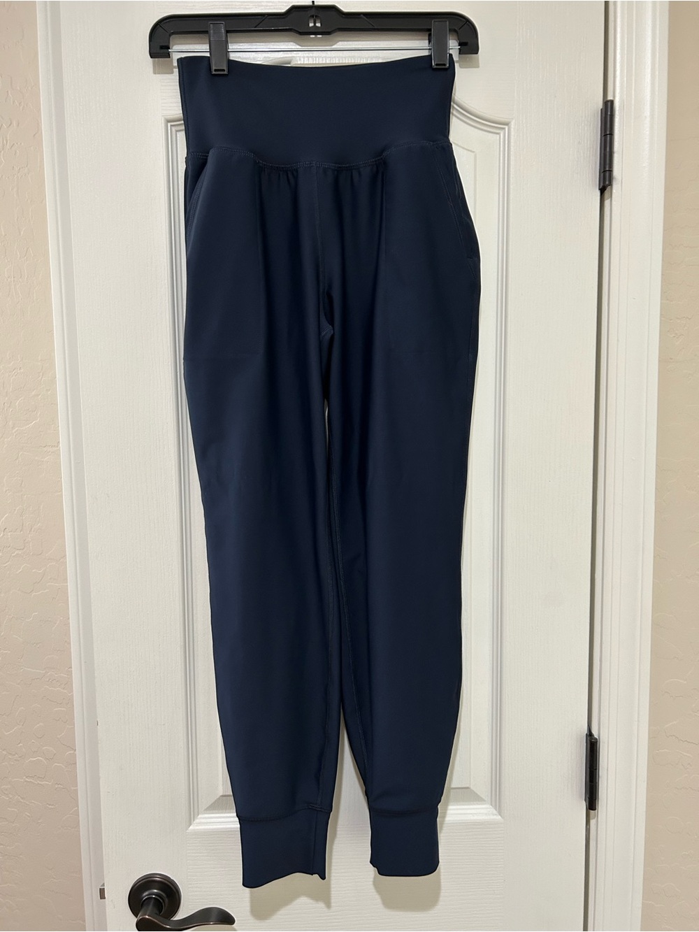 NWOT Old Navy Women’s Navy Blue Active Powersoft High-Rise Jogger Pants